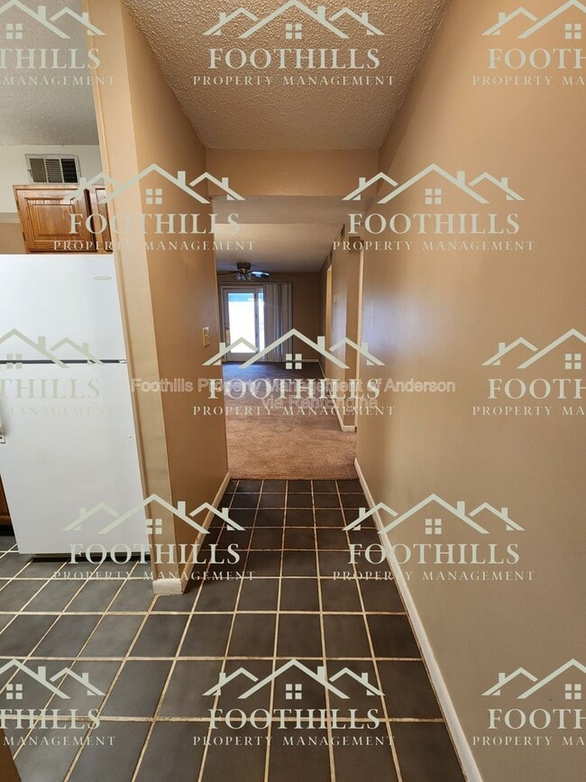 Building Photo - 1011 Northlake Dr