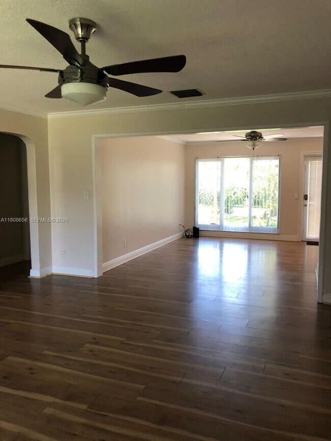 Building Photo - 1538 Funston St