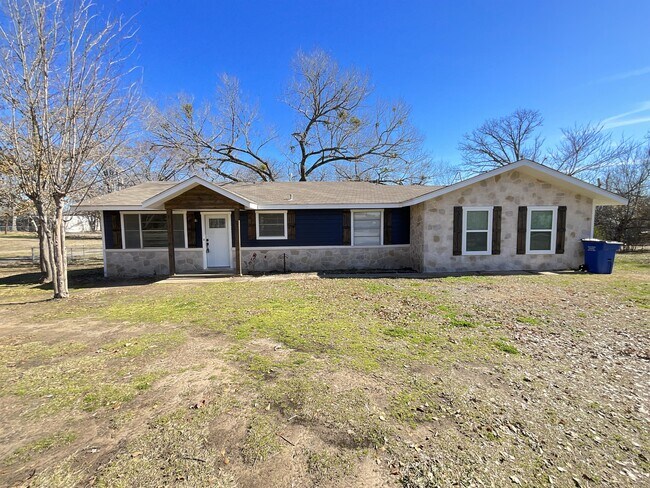 Primary Photo - 1024 N Spring St