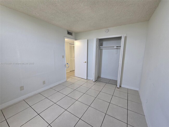 Building Photo - 4550 NW 9th St