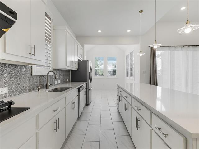Building Photo - 8308 Pine Valley Dr