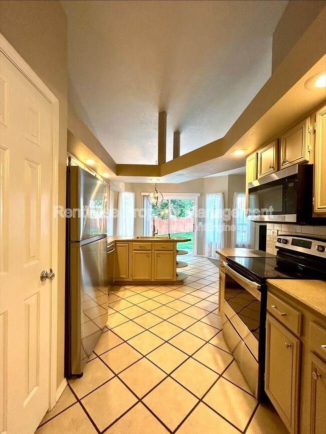 Building Photo - 690 W Konavle Ct