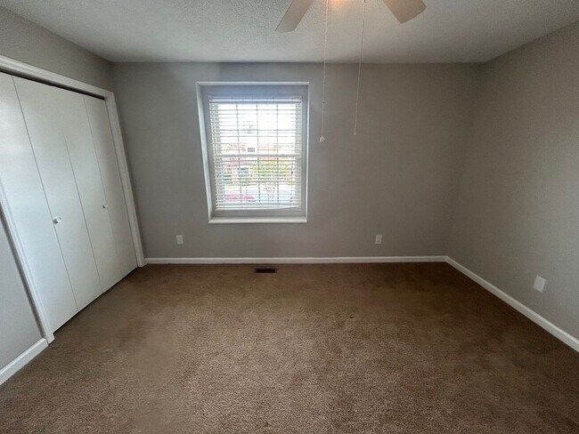 Building Photo - 940-403 Glenn Street, West Columbia SC 29169