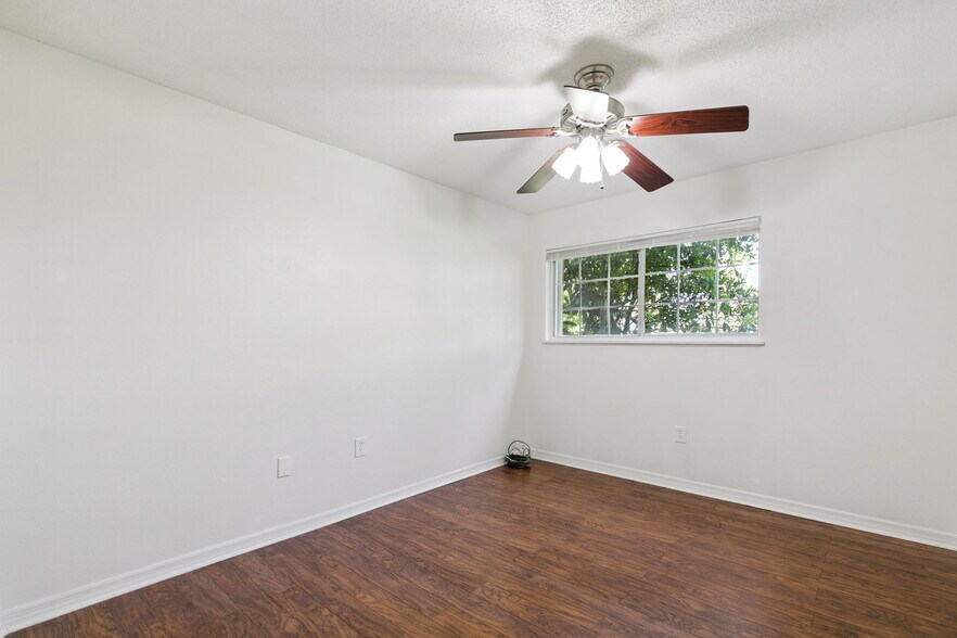 Building Photo - 1695 Lee Rd