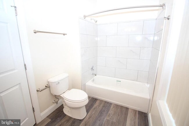 Building Photo - 1665 Kenton Rd