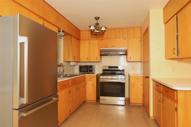 Building Photo - 1603 Avenue D
