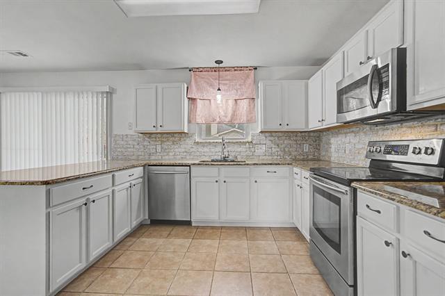 Building Photo - 5016 Meridian Ln