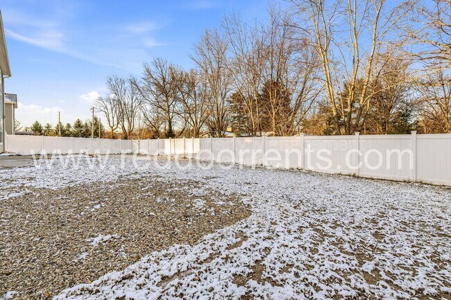 Building Photo - 8276 Sonata Pl