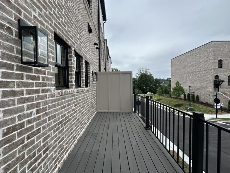Building Photo - 4802 Moonview Ln