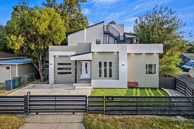 Building Photo - 219 Utah St