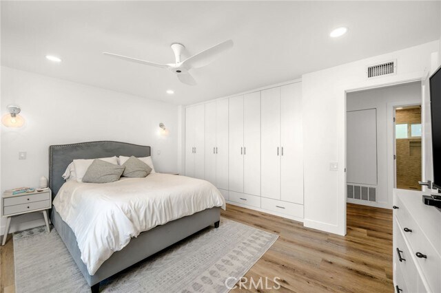 Building Photo - 2424 Santa Ana Ave