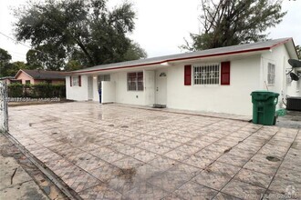 Building Photo - 4 bedroom in Miami FL 33147