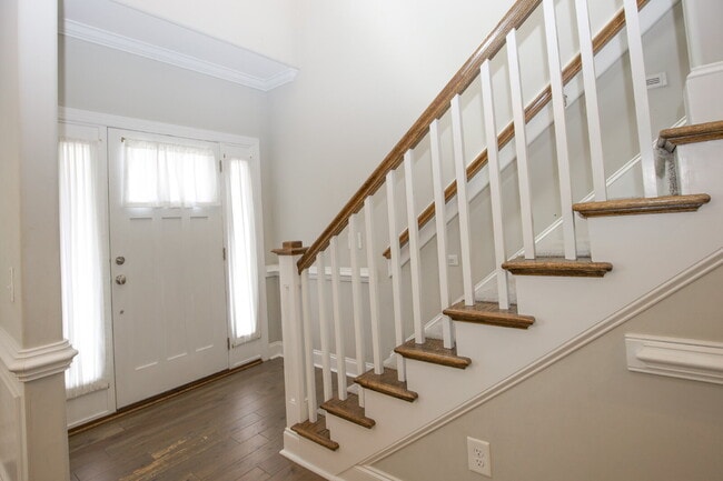 Building Photo - 25 Forrest Dr