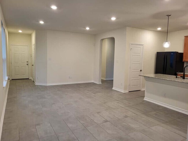 Building Photo - New Home In Cul de sac