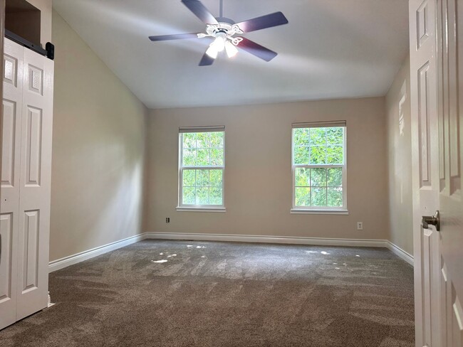 Building Photo - Beautiful Victoria Village Townhomes!