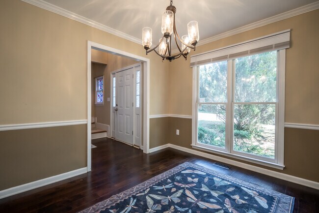 Building Photo - 119 Spring Lake Dr