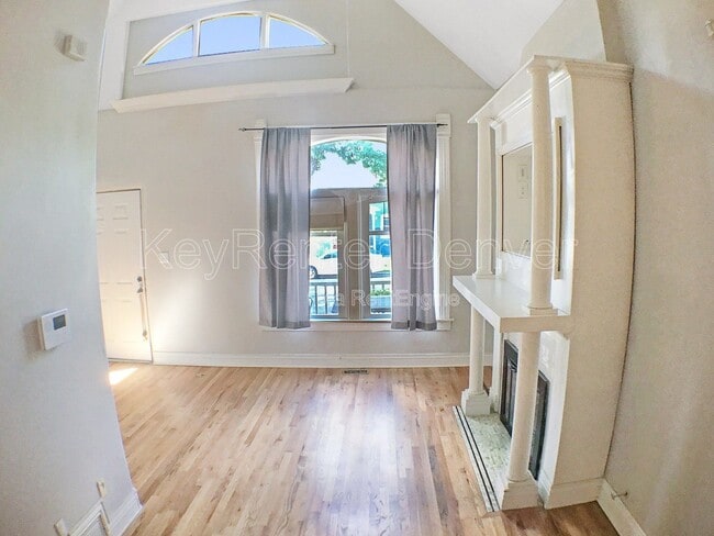 Building Photo - 1032 E 24th Ave