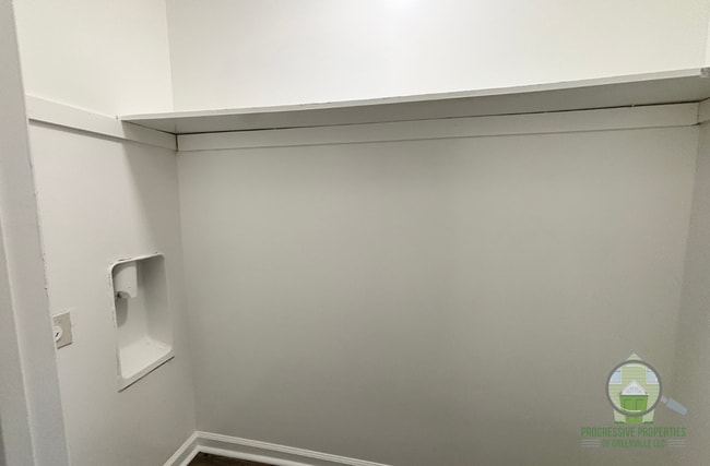 Building Photo - 522 Mcneely Cir