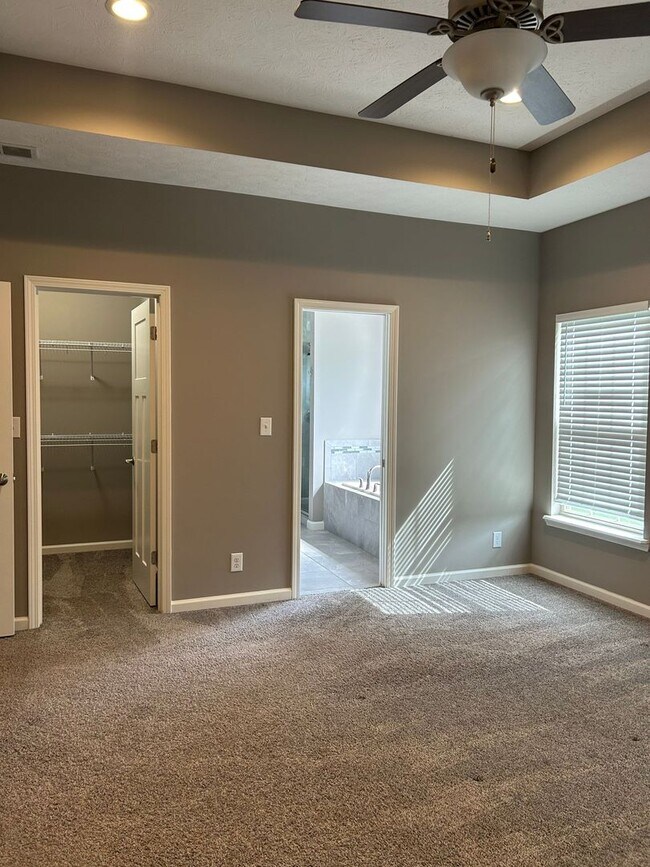 Building Photo - 4220 Hayloft Dr