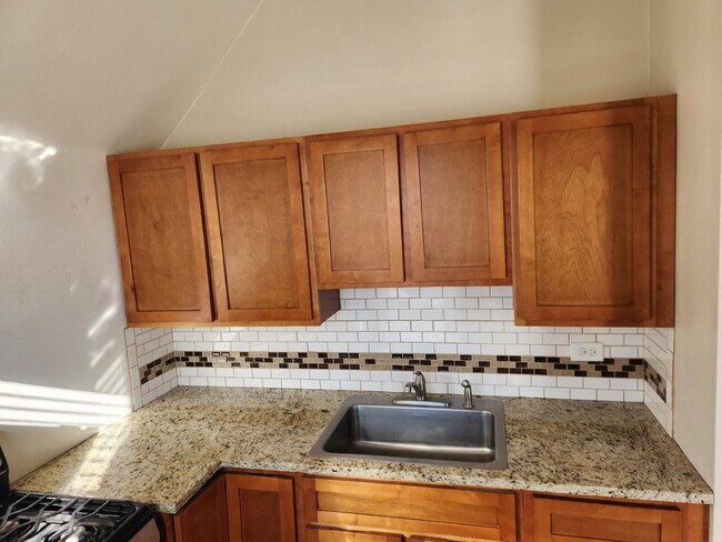 Building Photo - Newly Renovated Studio Apt. in Classic Victorian Home in Baker District