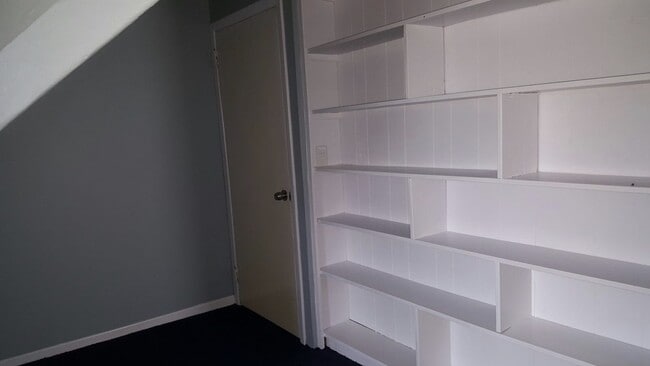 Building Photo - Nice house