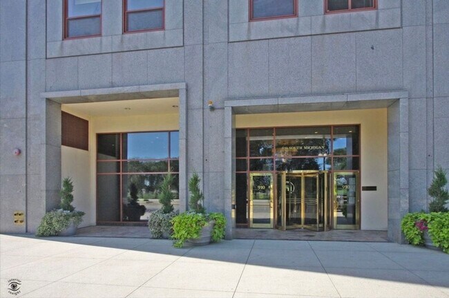 Building Photo - 910 S Michigan Ave