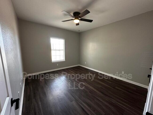 Building Photo - 1613A Bagby Ave