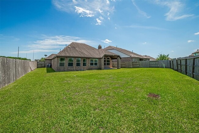 Building Photo - 6243 Garden Lakes Ln