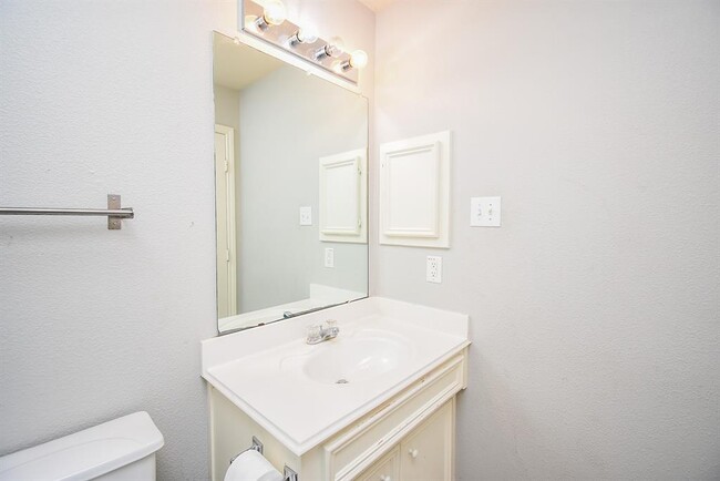 Building Photo - 2403 Echo Harbor Dr
