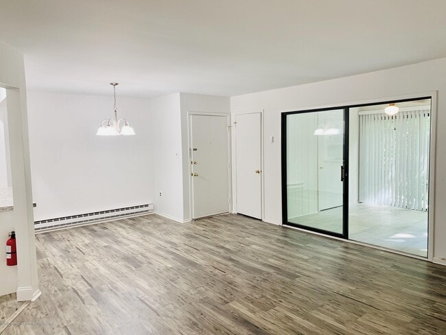 Building Photo - 31 Lexington Ct