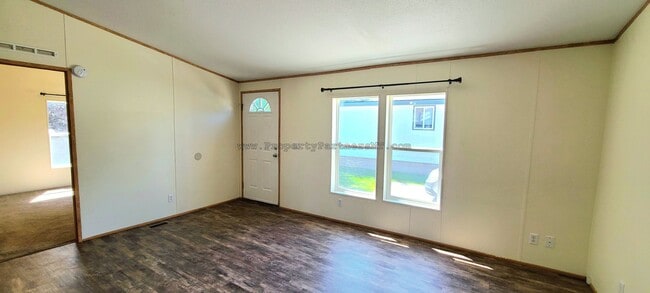 Building Photo - *** Very Nice *** 3 Bed 2 Bath remodel Modular house