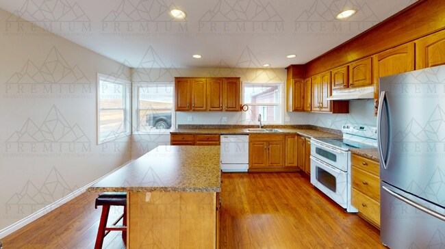 Building Photo - Cozy 2 bedroom 1 bath updated home!