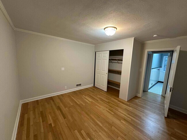 Building Photo - 6200 Parkview Ave