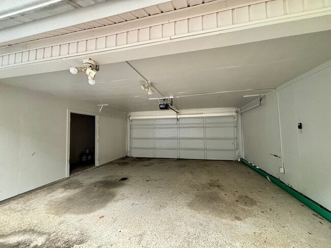 Building Photo - 5416 Heatherstone Dr