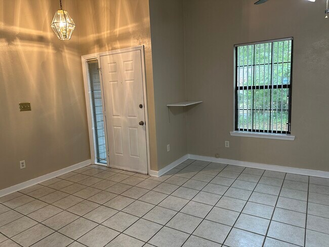 Building Photo - 2400 Talco Hills Dr