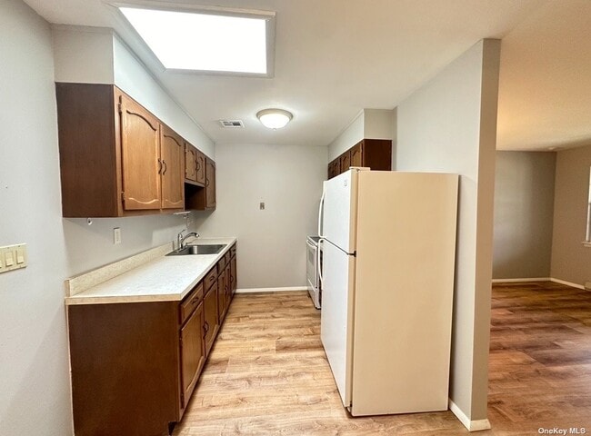 Building Photo - 306 Torquay Ct