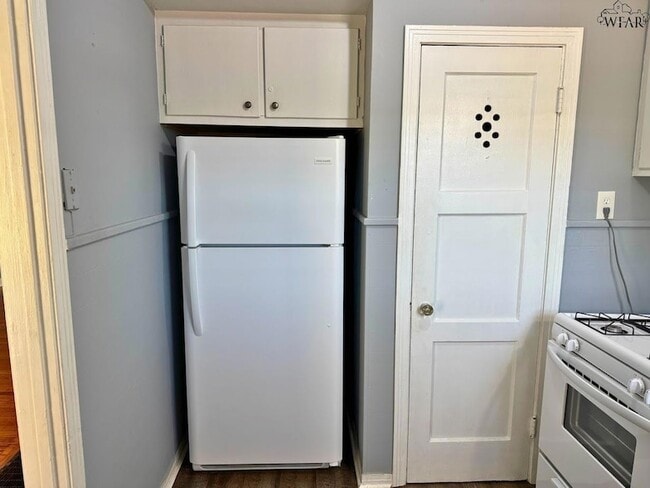 Building Photo - 1801 Rose St