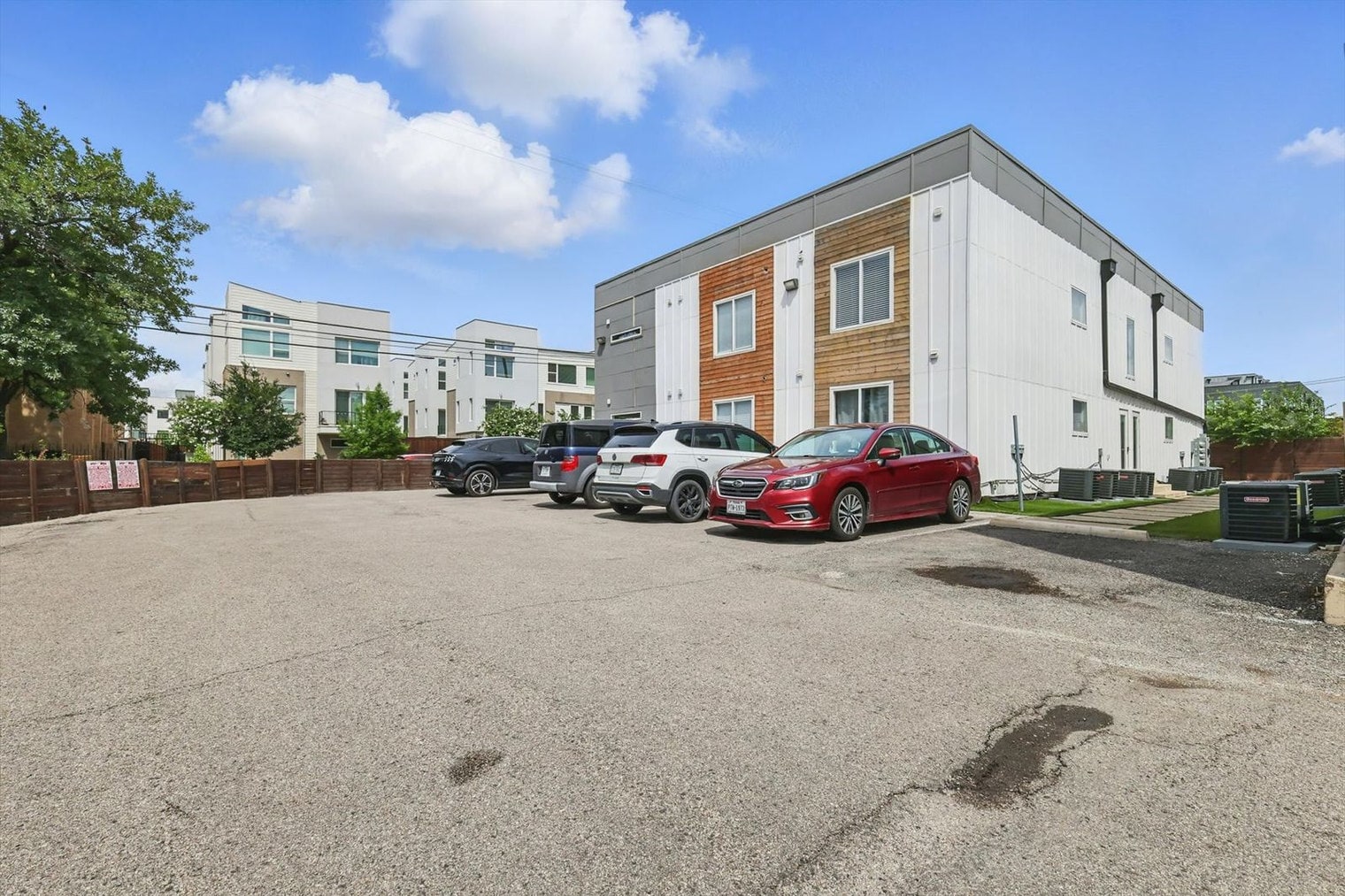 Building Photo - 4416 San Jacinto St