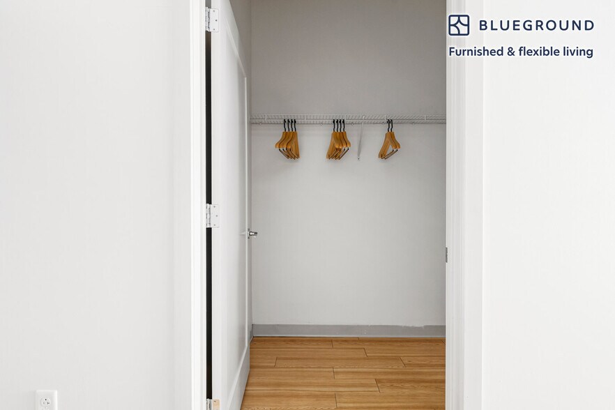 Building Photo - 320 D St