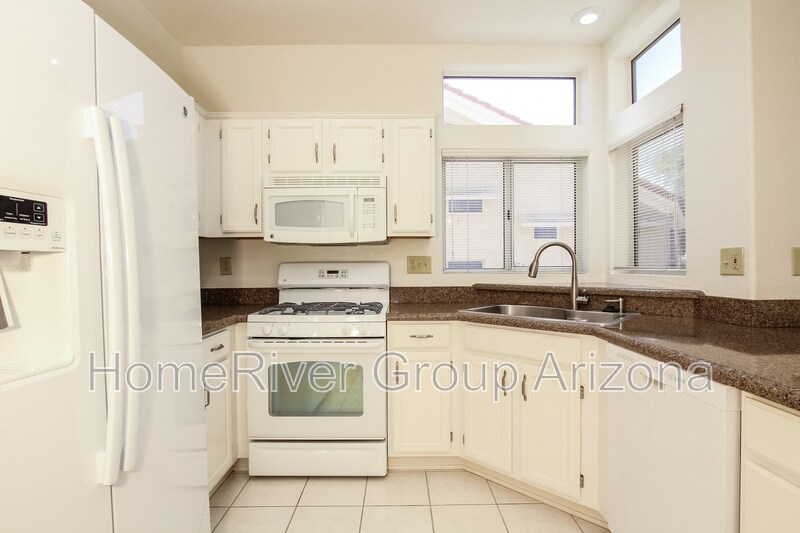 Building Photo - 13441 W Caraway Dr