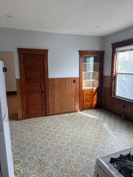 Building Photo - 91 May St