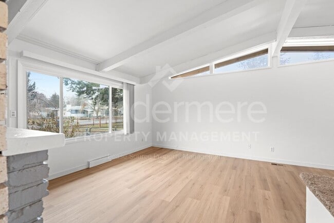 Building Photo - Brick Rancher