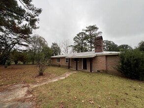 Building Photo - Spacious 4-bedroom 2.5-bathroom Home with Modern Upgrades