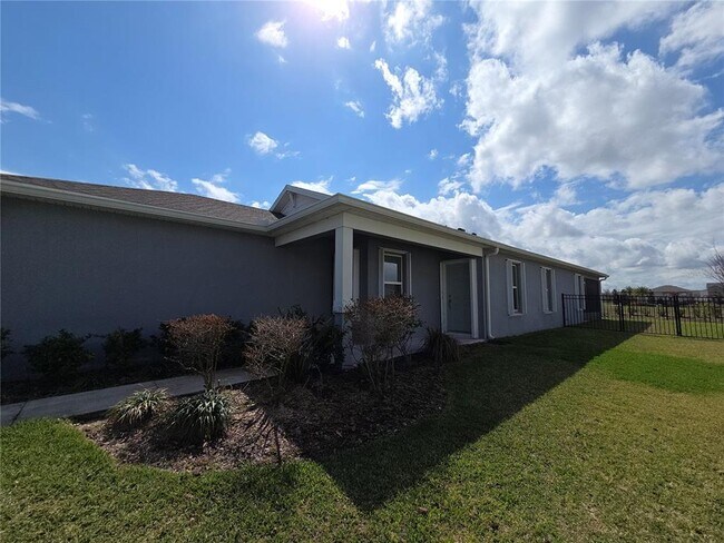 Building Photo - 2130 Bur Oak Blvd