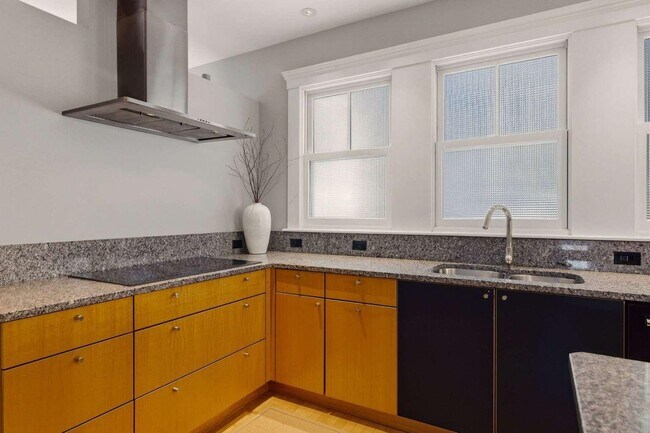 Building Photo - 115 Court St