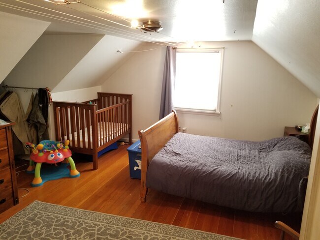 Building Photo - 411 W Arthur St