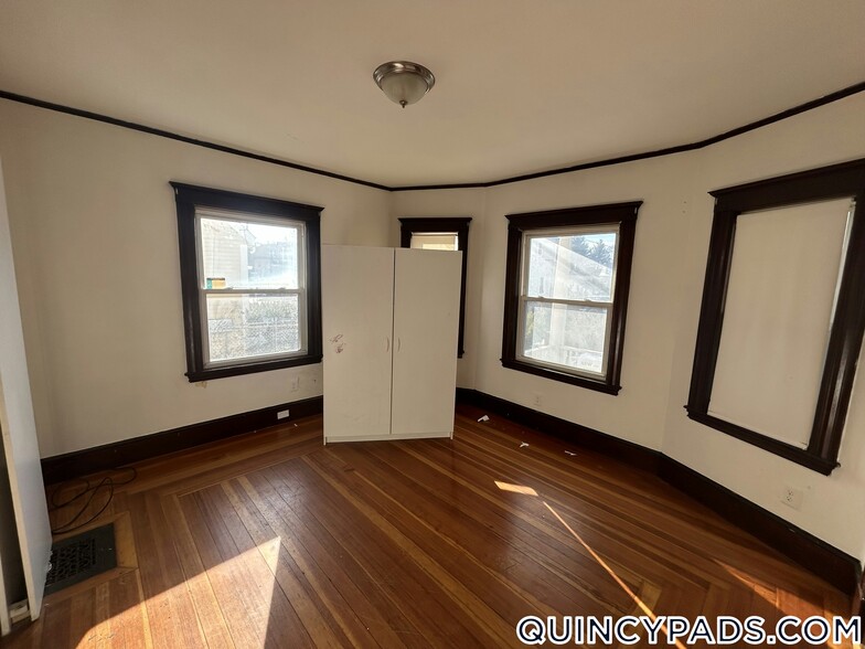 Building Photo - 36 Summer St