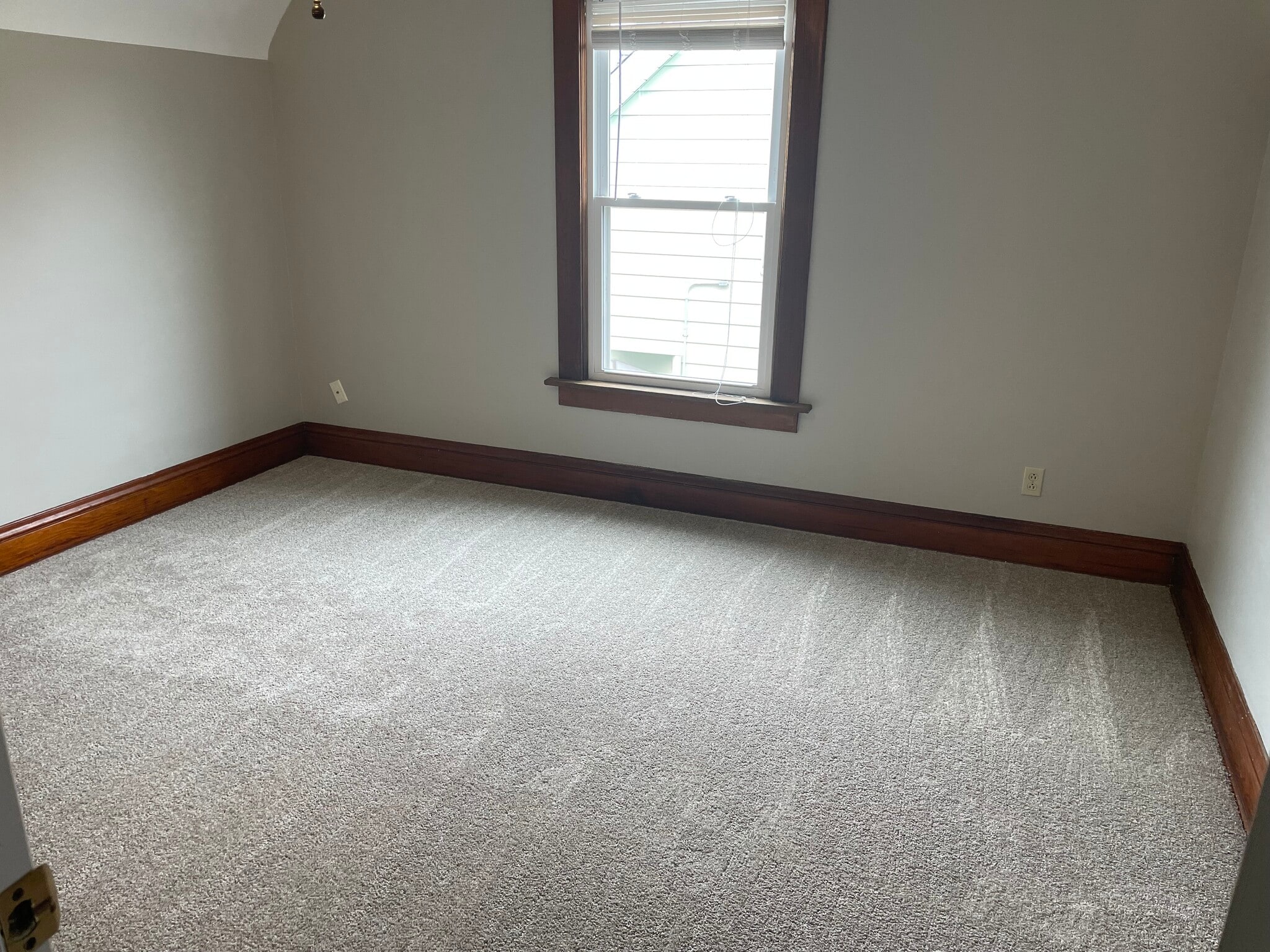 bed 2 - 1721 W 16th St