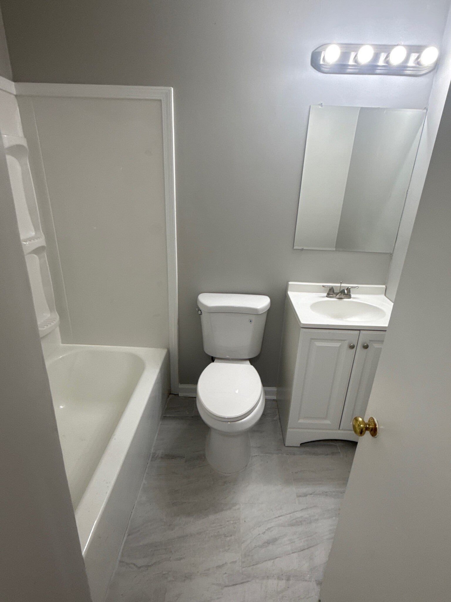 Bathroom 2 - 3931 Callahan Dr
