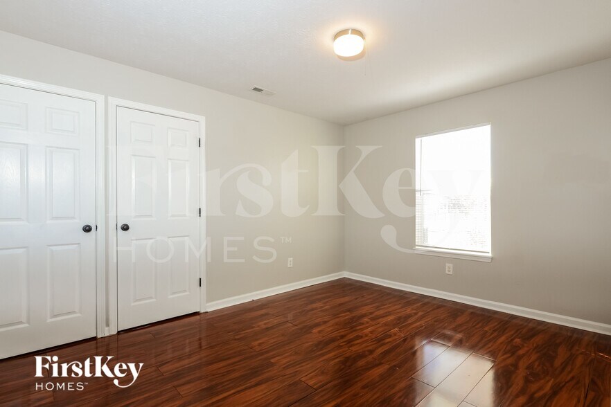 Building Photo - 3107 Crestwell Dr